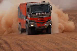 Camiones, los gigantes del desierto